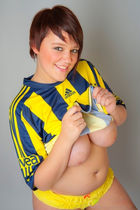 Hot fatty Sian flashes and fondles her huge big saggy boobs wearing panties 88838794