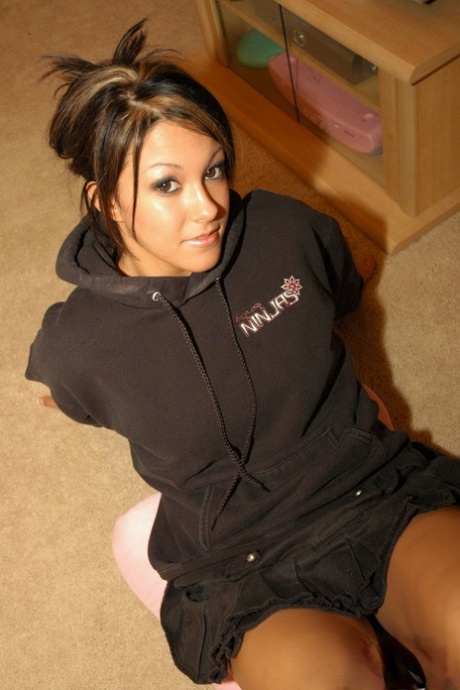 Gorgeous girlfriend Rio flashing panty upskirt & flaunting her sexy bare feet 13624087