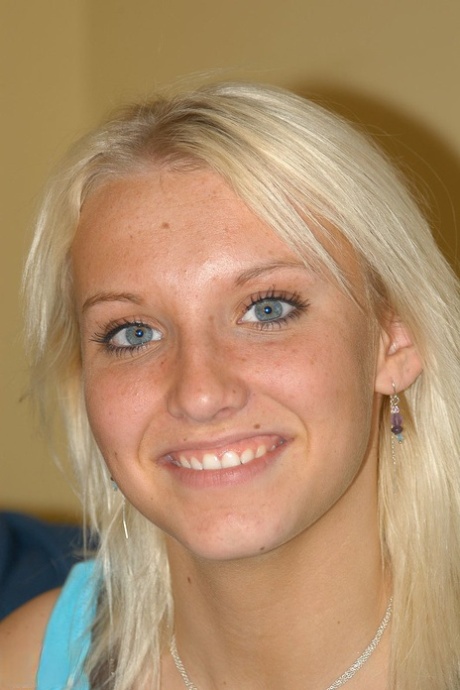 Blue-eyed blonde Jordan gets naked with a striptease for the ages