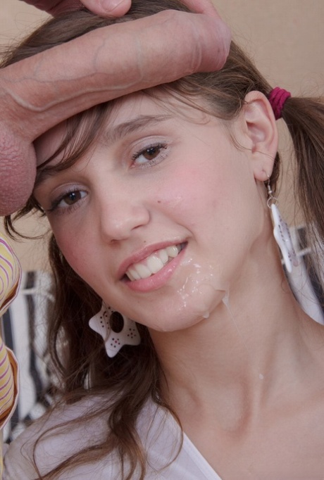 18 year old girl receives open mouth facial after being deflowered 19771626
