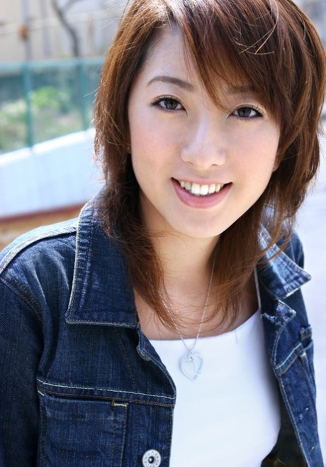 Japanese teen Jyuri Kanoh flashes her panties before getting naked at home 32576587