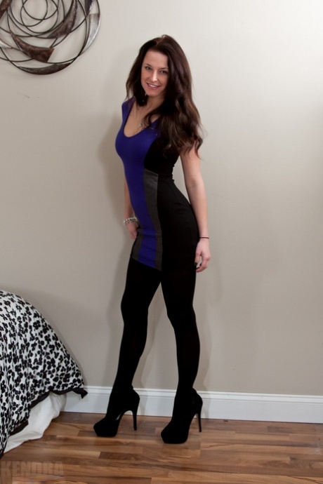 Amateur glamour girl Kendra Rain flaunting naked ass in black stockings 85916036